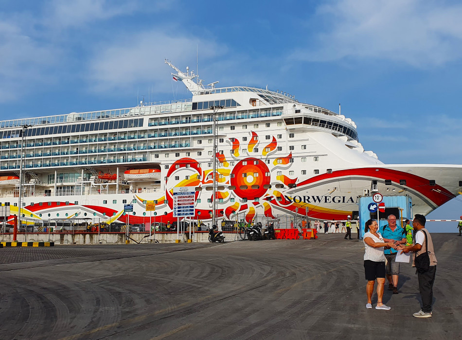 Borobudur Tour from Semarang Port
