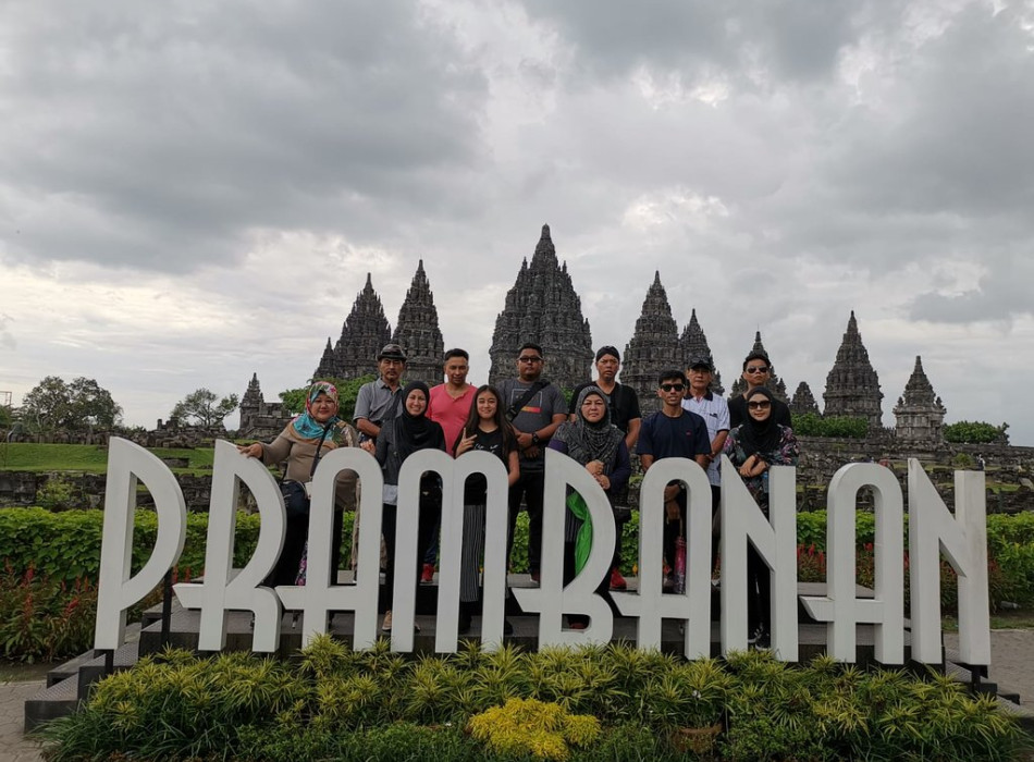 Bali: Borobudur and Prambanan Full Day Tours with Flights