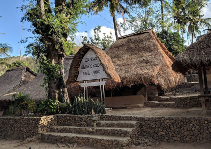 Lombok Port: Sasak Tribe and Beach Tours from Lembar Port
