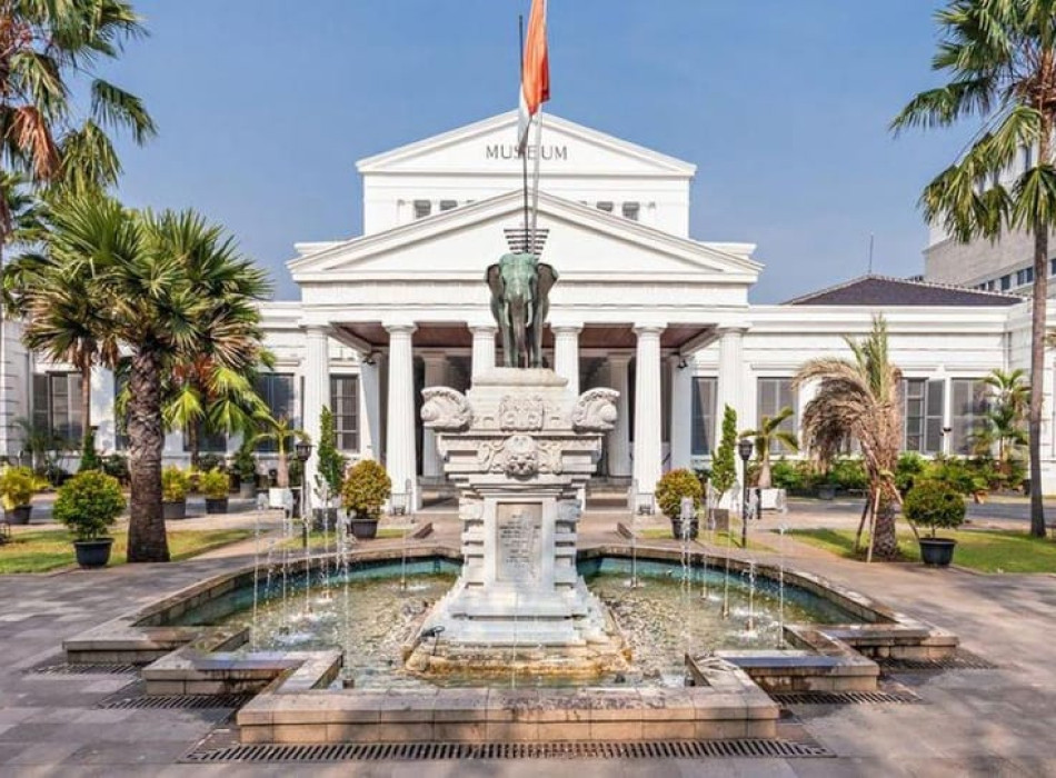 From Jakarta Port: Cultural and Historical City tour