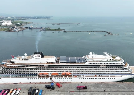 Borobudur Tour from Viking Oceans Orion / Venus ( Semarang Port )