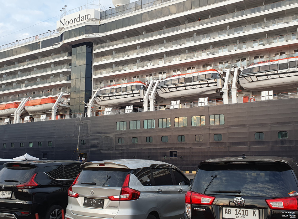 Borobudur Tour from Holland America Line ( Semarang Port )