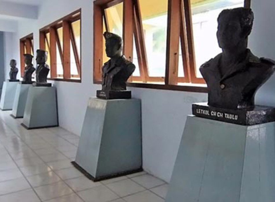 Manado City Tour  from Seabourn Quest ( Bitung Port Manado )