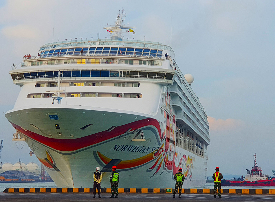 Semarang City Tour from Semarang Port