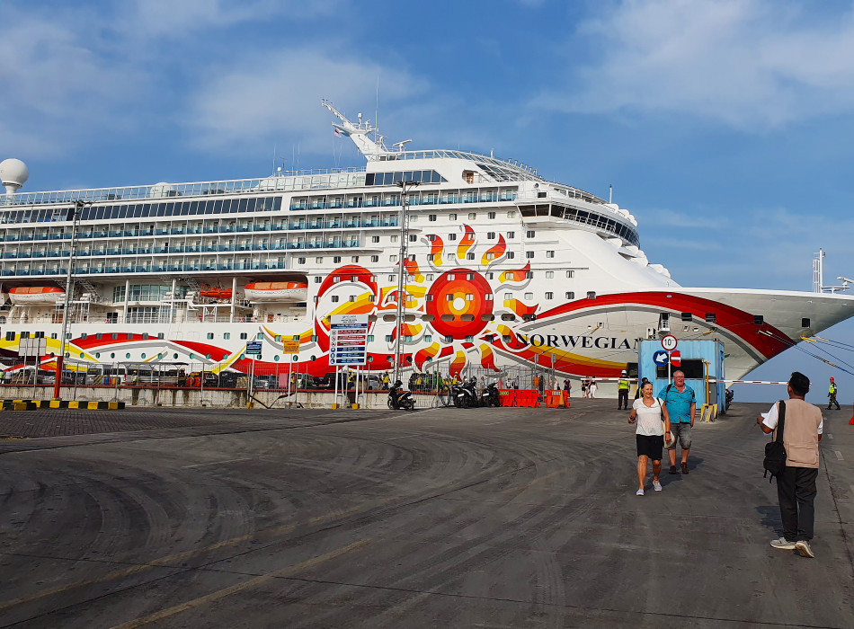 Semarang City Tour from Semarang Port